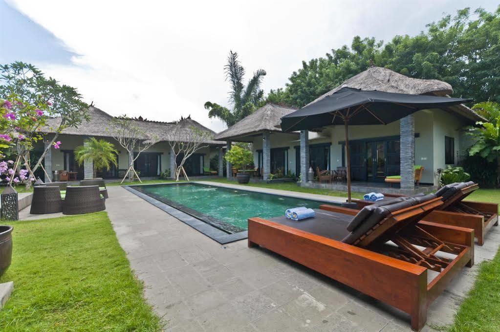 Villa Mahkota เซมินยัค ภายนอก รูปภาพ
