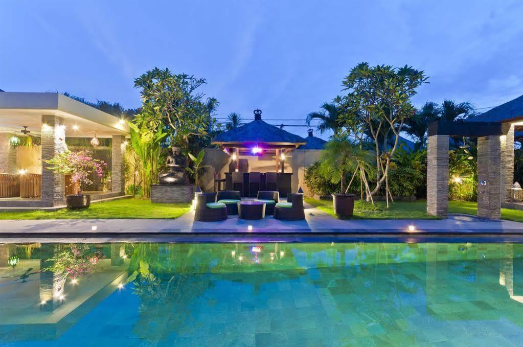Villa Mahkota เซมินยัค ภายนอก รูปภาพ