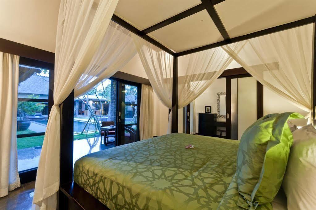 Villa Mahkota เซมินยัค ภายนอก รูปภาพ
